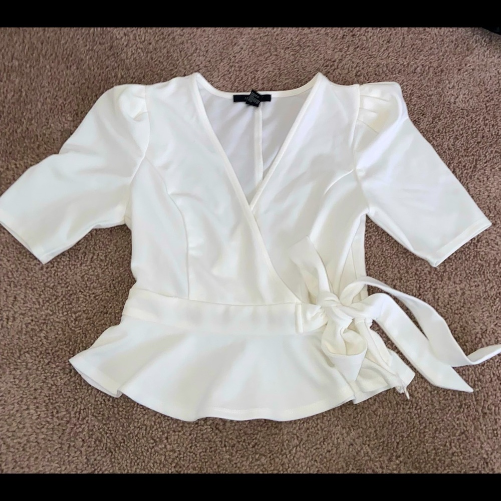 White Super cute Formal Top woman’s small wrapped